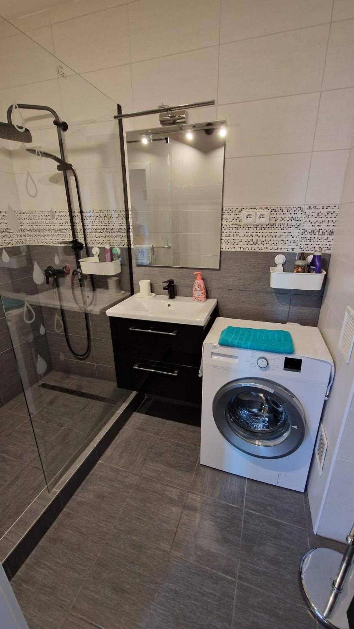 Byt S Jedinecnym Vyhledem Decin Exterior foto